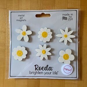 Roeda Studios Daisy Magnets Set of 6 New